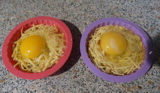 запечённая глазунья с вялеными томатами