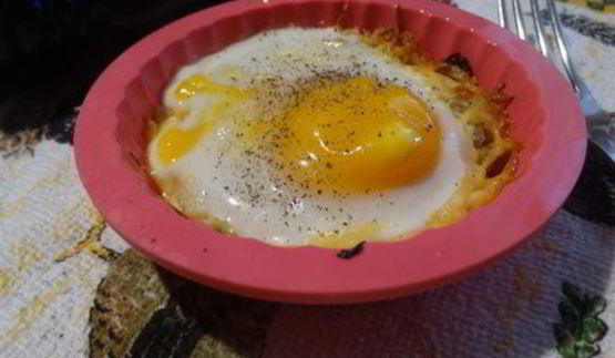 запечённая глазунья с вялеными томатами