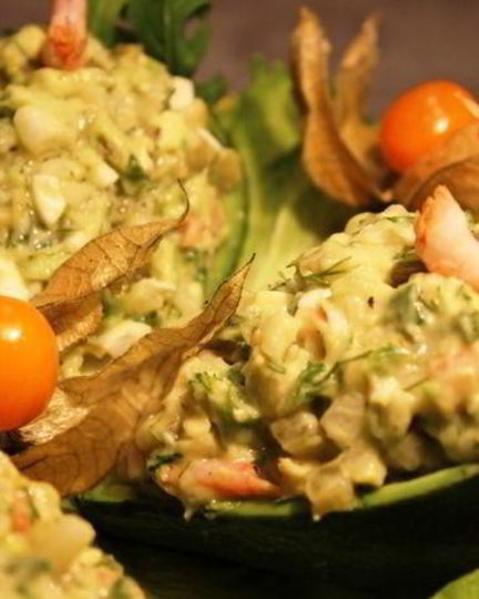 Рецепт закуски из авокадо, груши и креветок