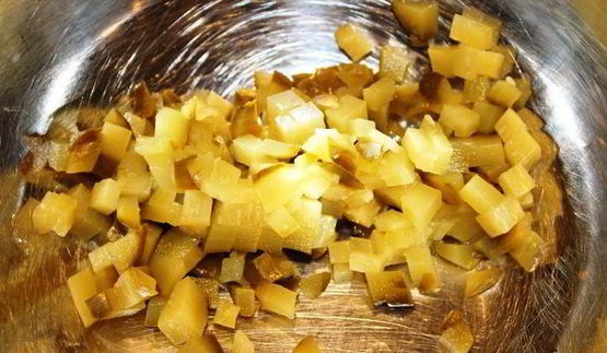 закуска из авокадо, груши и креветок