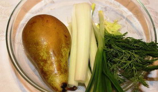 закуска из авокадо, груши и креветок