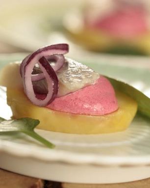 Закуска из картофеля с сельдью