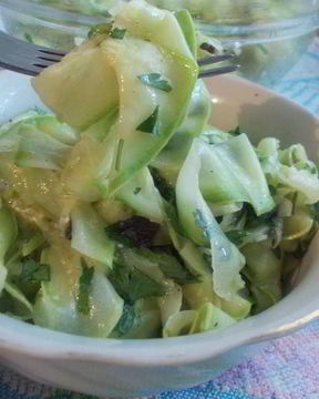 Закуска из маринованных кабачков с медом и чесноком