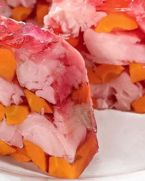 Заливное из белой рыбы в свекольном желе