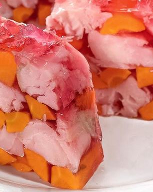 Заливное из белой рыбы в свекольном желе