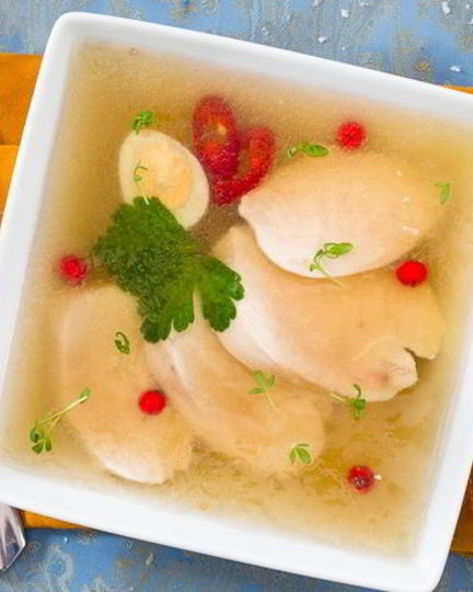 Рецепт заливного из куриного филе с овощами