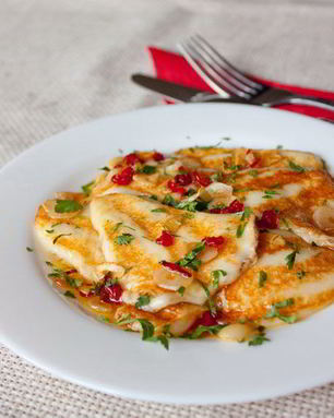 Жареный сулугуни с острым перцем и чесноком