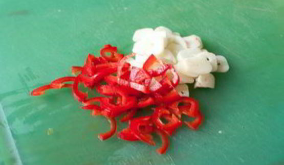 жареный сулугуни с острым перцем и чесноком