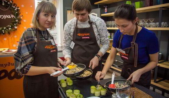 рулетики из цукини с жульеном