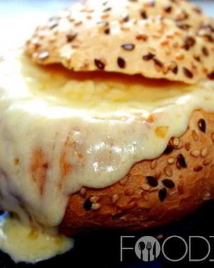 Жульен в булочке